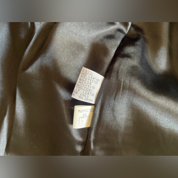 90s Vintage Black Leather Trenchcoat - Picture 5 of 8